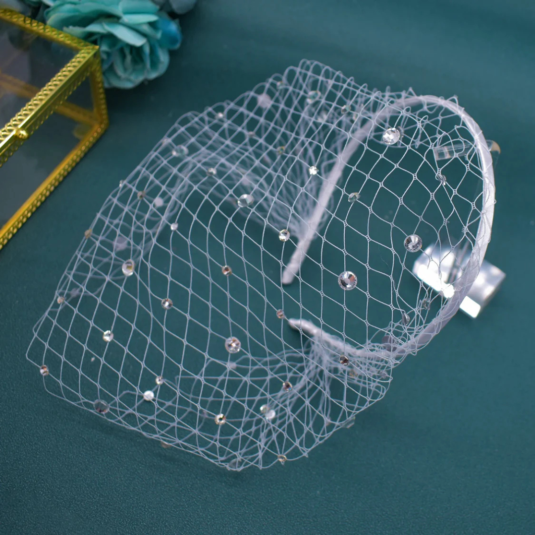 Charming Black & White Bridal Birdcage Veil Headband I'm Getting Married.