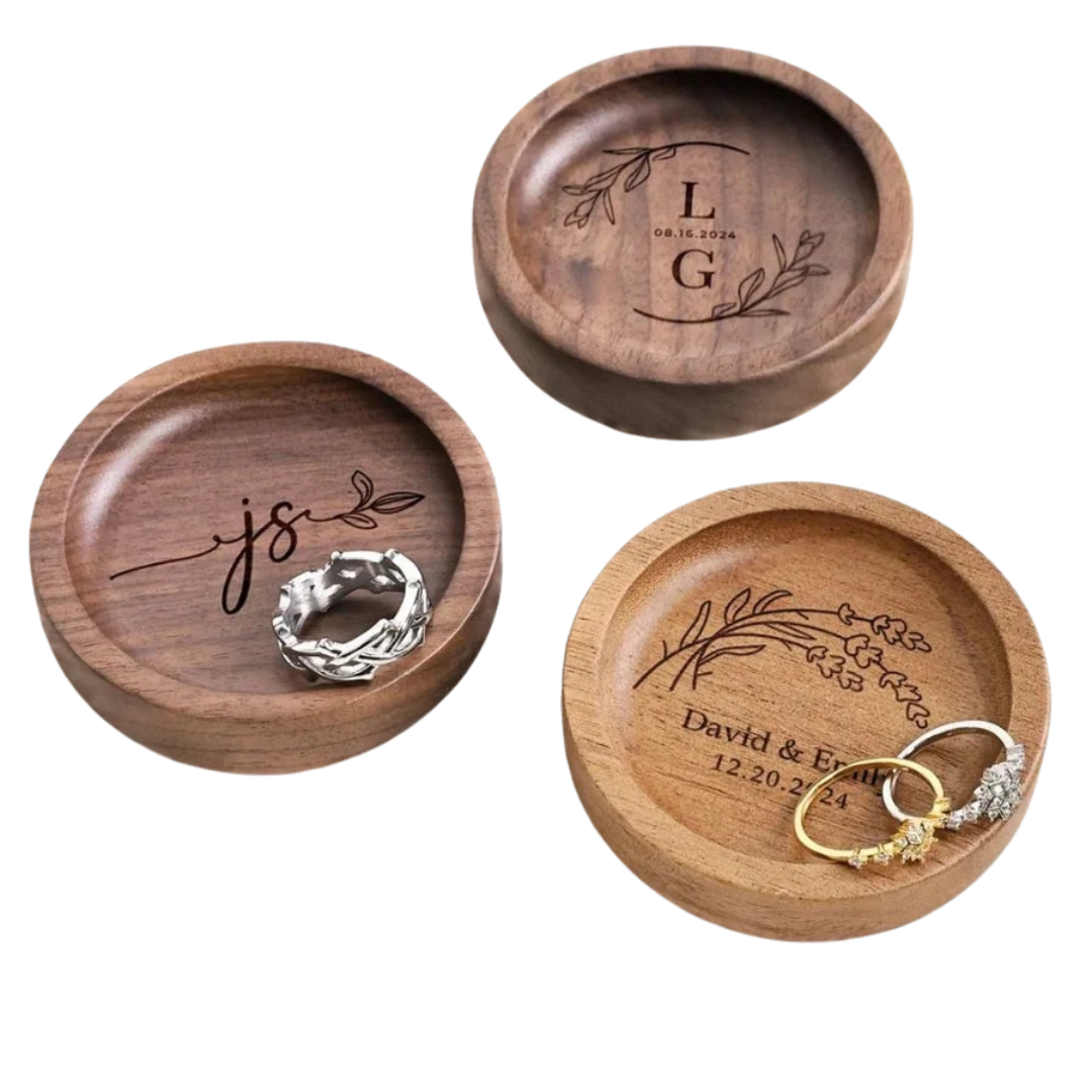 Personalised Wooden Engagement Ring Holder – Custom Ring Dish & Jewellery Tray for Her I'm Getting Married.