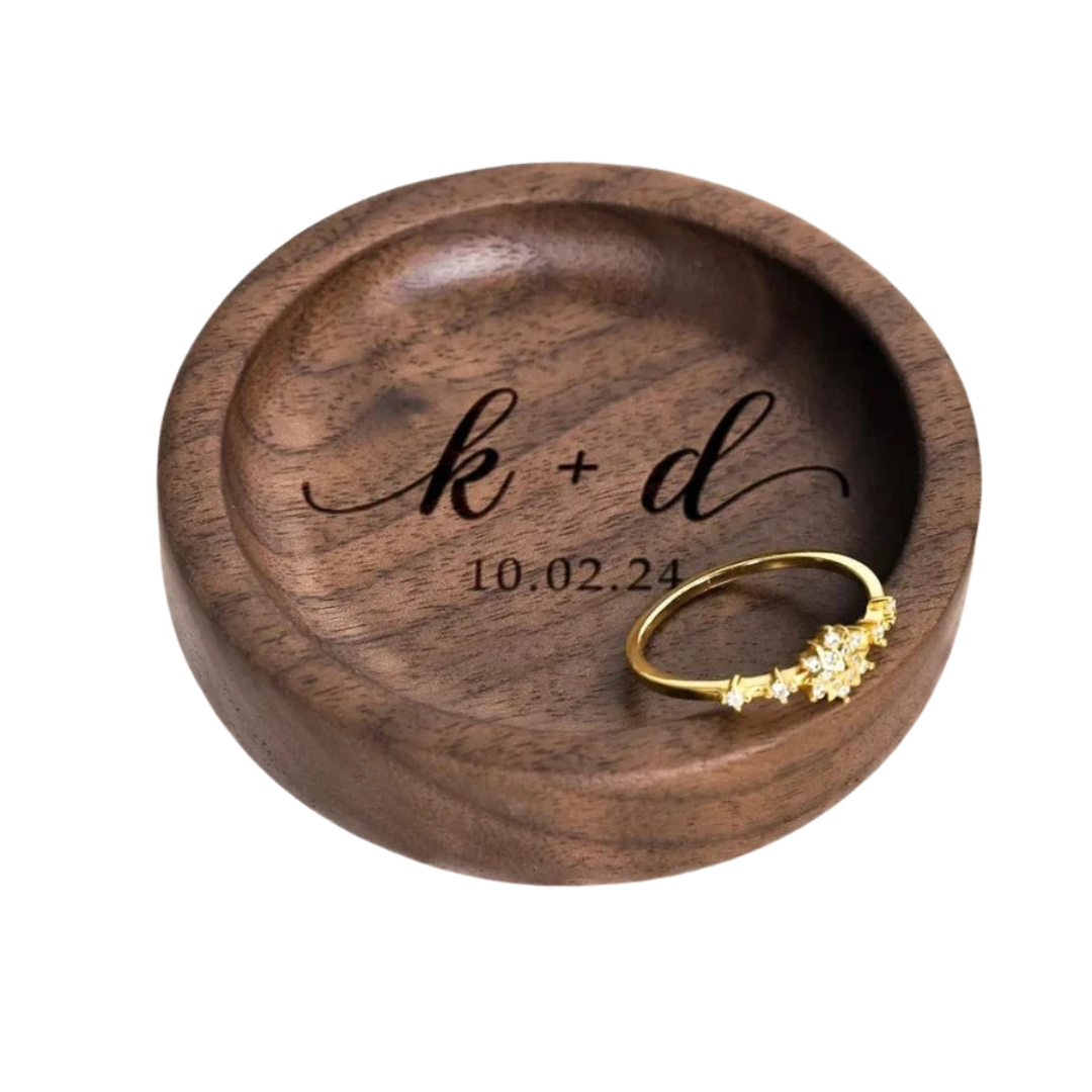 Personalised Wooden Engagement Ring Holder – Custom Ring Dish & Jewellery Tray for Her I'm Getting Married.