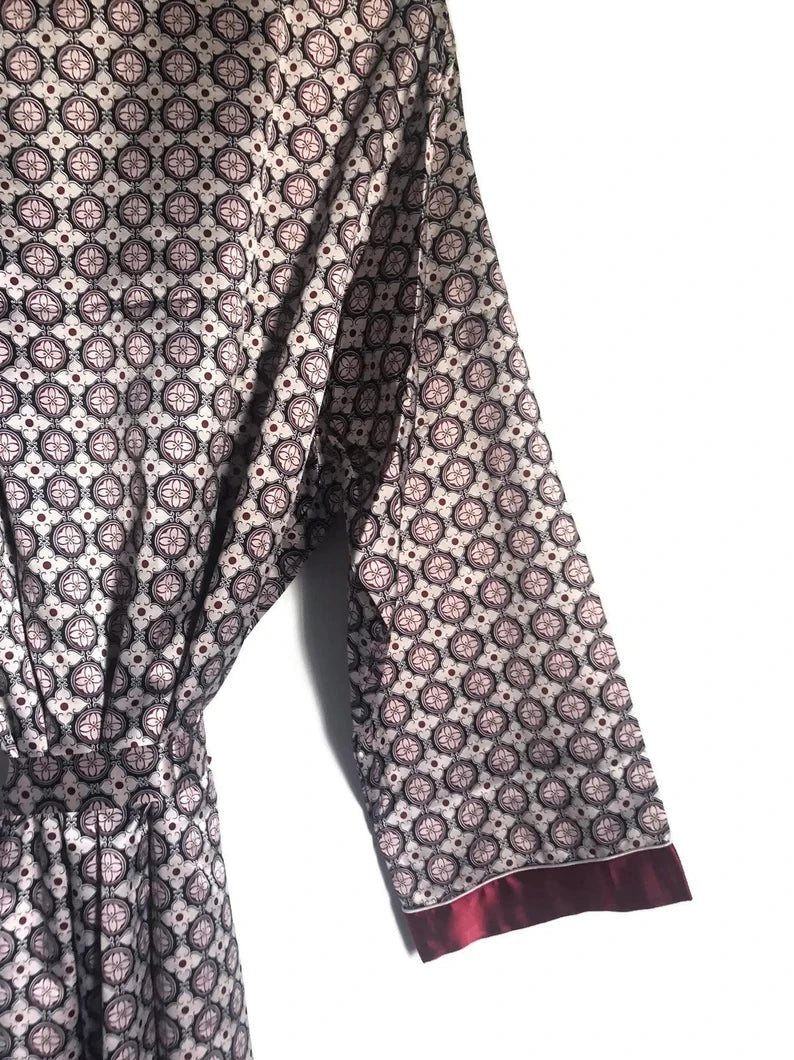 Retro Satin Men's Robe – Vintage-Inspired Loungewear I'm Getting Married.