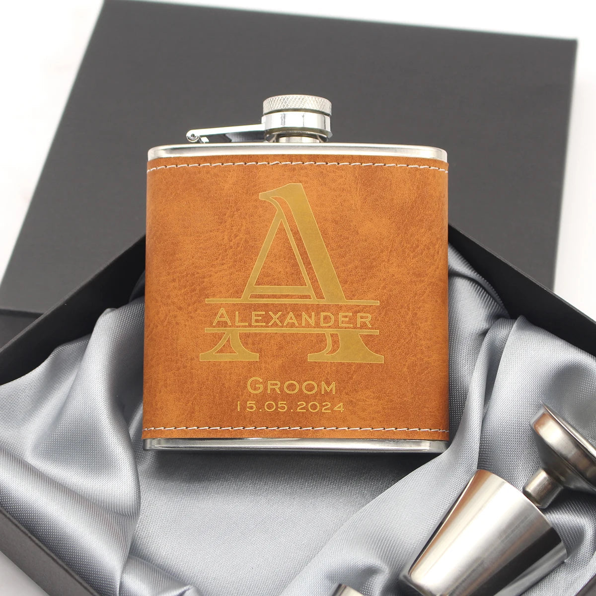 Personalised Groomsmen Leather Hip Flask Set I'm Getting Married.